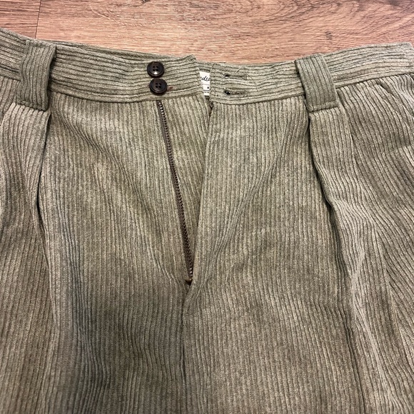 Madewell Corduroy High-Rise Tapered Pants in Distant Surplus - Size 8 - Picture 9 of 11